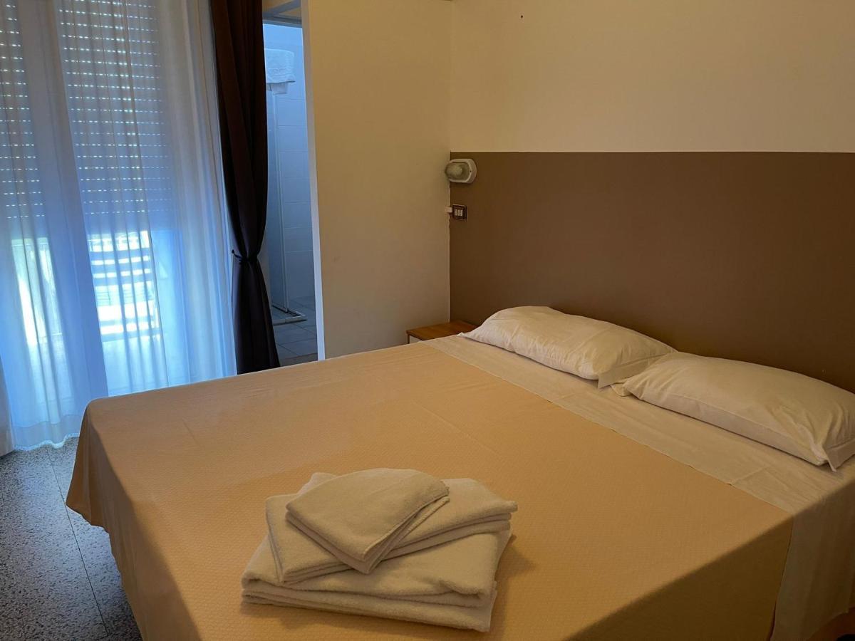 Hotel Ideal Rimini Extérieur photo